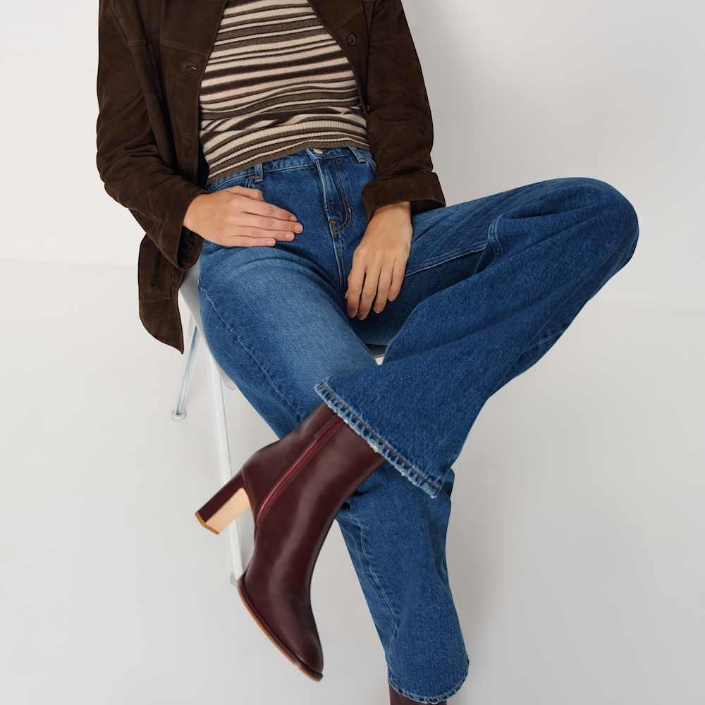 Reformation Gillian Ankle Boot Ruby, SIZE 8 US